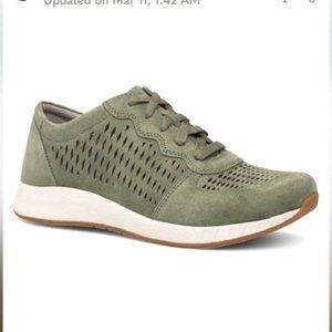 😜Dansko Charlie Sage Green Suede Perforated Casual Sneaker Women’s 38 / US 8